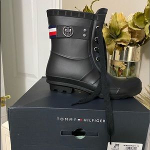 Tommy Hilfiger rain boots size 8M